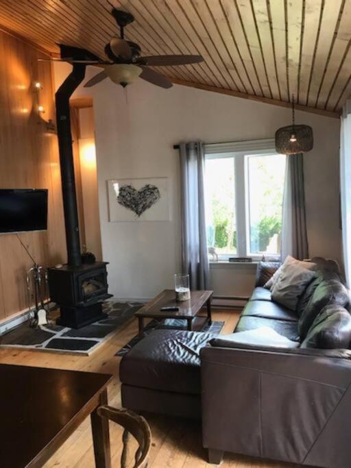 Chalet Om 2 Avec Et Foyer Borde Du Fleuve *